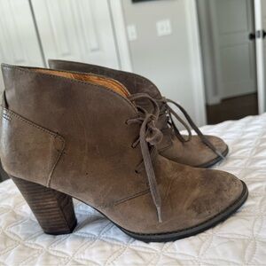 Clarks Indigo Heath Wren Brown Leather Ankle Boots size 8